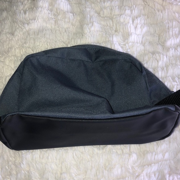 Adidas Travel Toiletry Bag Makeup Case Grey New - Picture 4 of 14